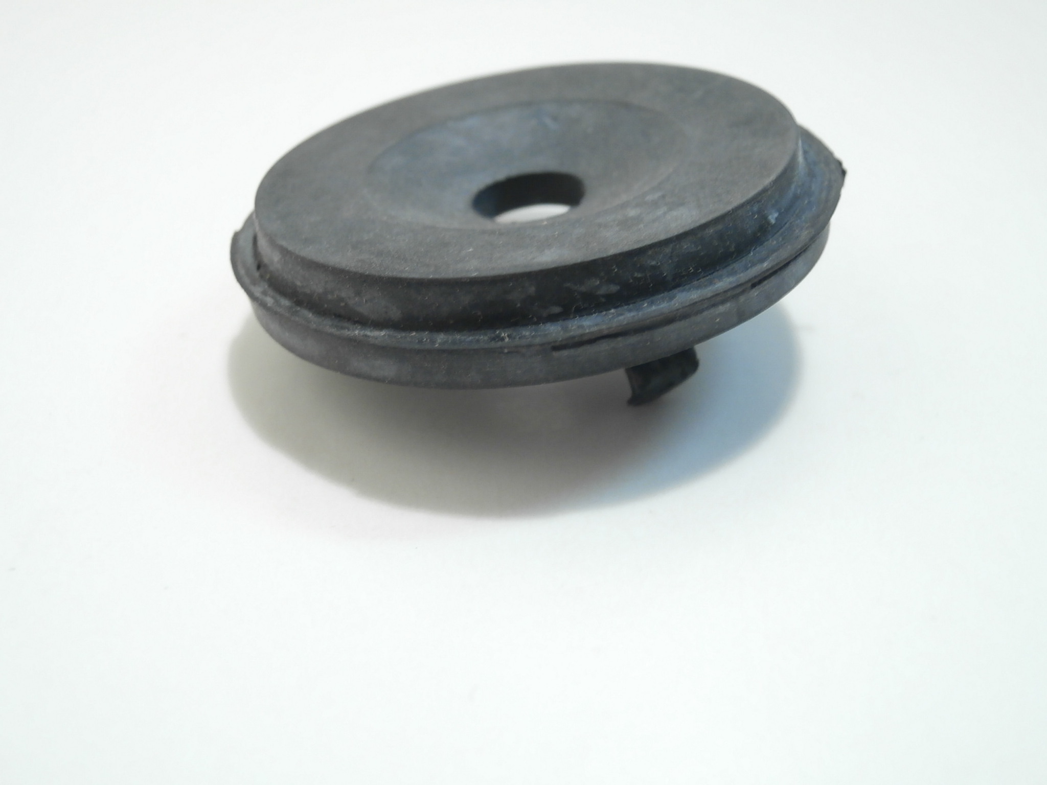 Grommet Speedo/Tach 3/4 spd + Auto 63-64